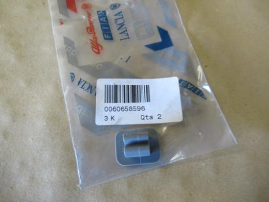 60658596 Kofferbak plug