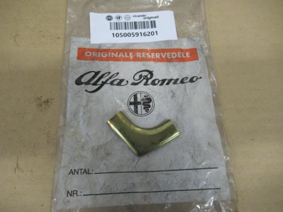 105005916201 Voorruit hoekstuk sierstuk