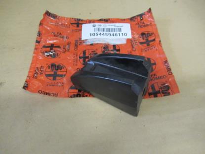 105445946110 Achterbumper afstandstuk