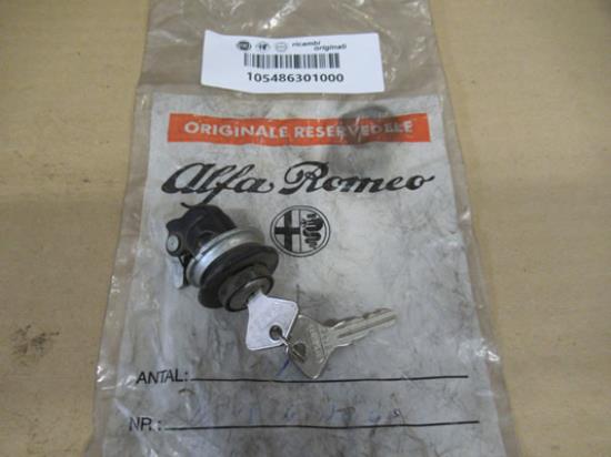 105486301000 Handschoenenkastje slot met sleutels