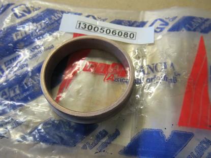 1300506080 Voorvering bus