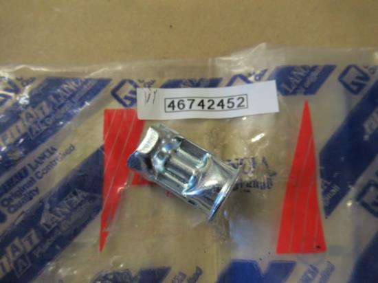 46742452 Achterlicht bout