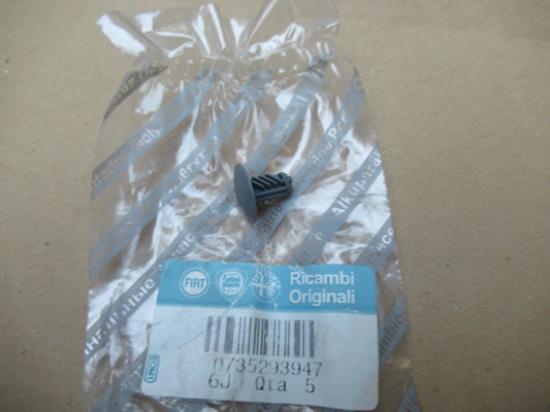 735293947 Interieur plug