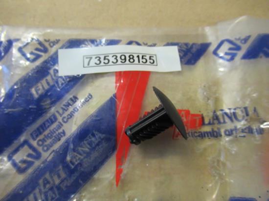 735398155 Interieur plug