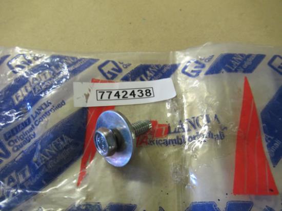 7742438 Bout met ring