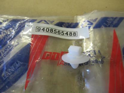 9408565488 Stootstrip plug