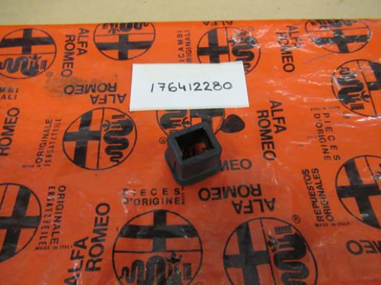 176412280 Voorstoel sierstuk