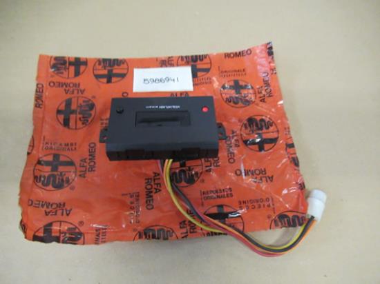 5986941 Instrumentenpaneel digitaal klokje