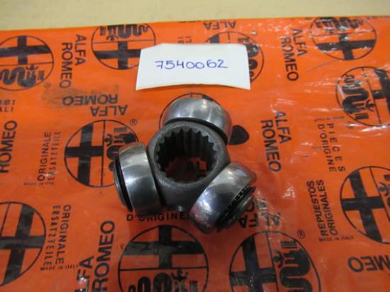 7540062 Aandrijfas tripode