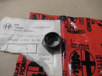 116002515200 Achtervering moer