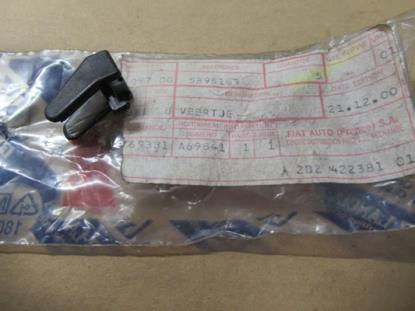 5895163 Ruitenwisser veertje