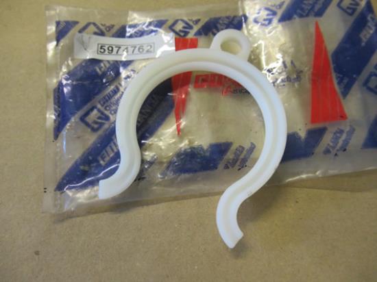 5974762 Brandstoftank leiding veer