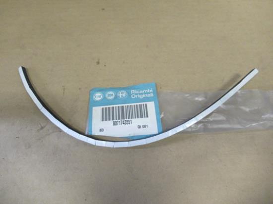 71743551 Voorruit afstandstuk