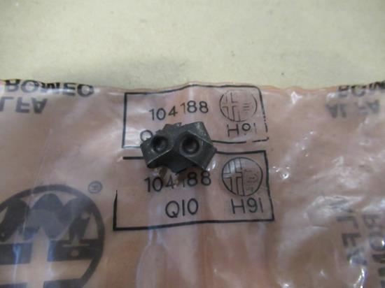 104188 Ruitenwisser reservoir klemmetje