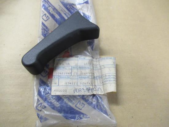 181137080 Voorstoel sierstuk