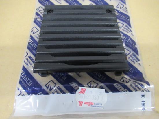 181824380 Luidspreker grille