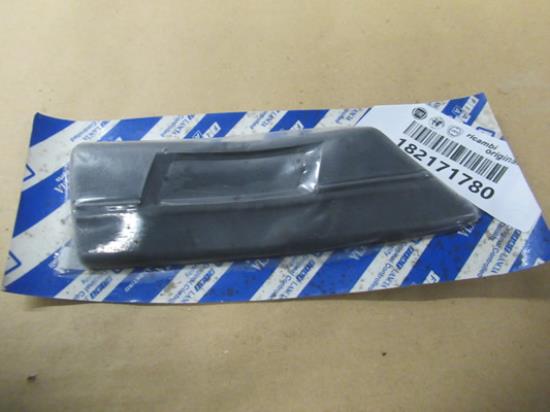 182171780 Stootstrip linksvoor