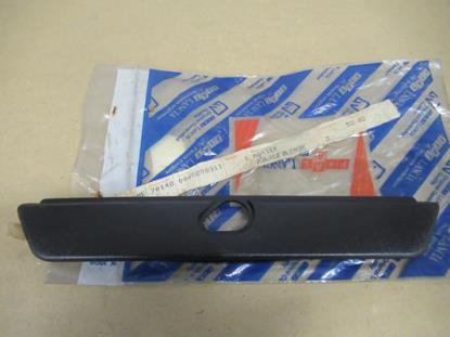 5890311 Achterklep sierstuk