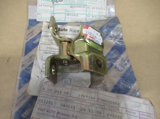 5989268 Scharnier portier achterzijde