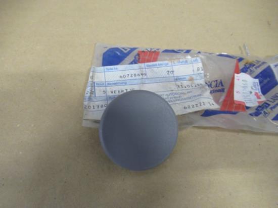 60728649 Bumper bevestiging veertje