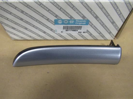 71749824 Dashboard kastje sierlijst