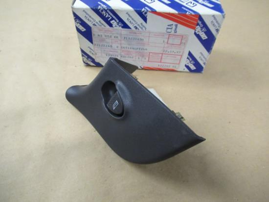 718220636 Raambediening schakelaar portier rechtsvoor