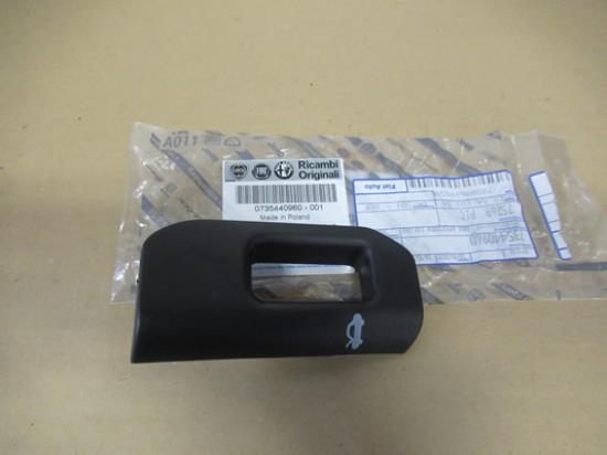 735440960 Motorkap ontgrendeling hendel