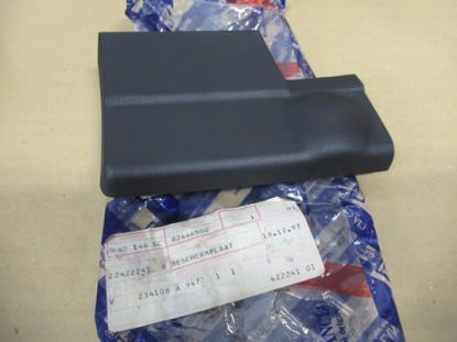 82466500 Spatbord beschermplaat linksvoor