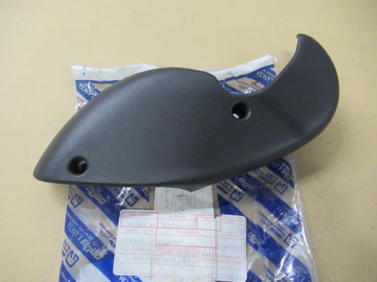 121726635 Passagiersstoel sierstuk linkerzijde