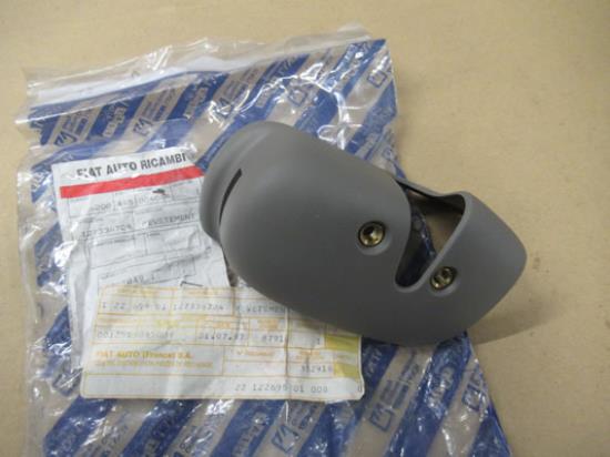 127336704 Achterbank sierstuk linkerzijde