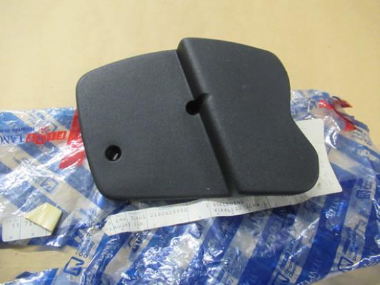 180618980 Voorstoel sierstuk linkerzijde