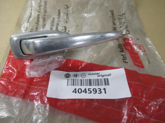 4045931 Deurgreep rechtsvoor