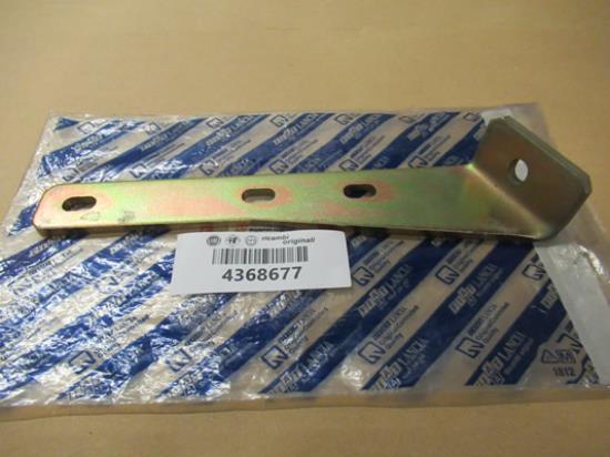 4368677 Voorbumper beugel rechterzijde