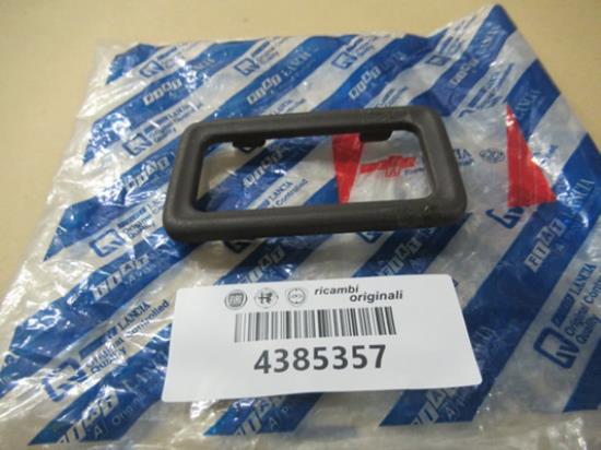 4385357 Interieur deurgreep sierstuk