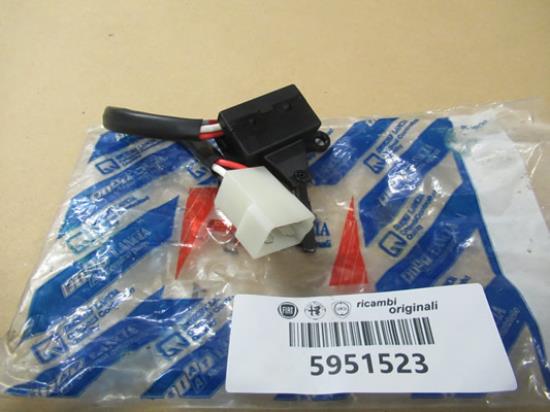 5951523 Ventilator schakelaar