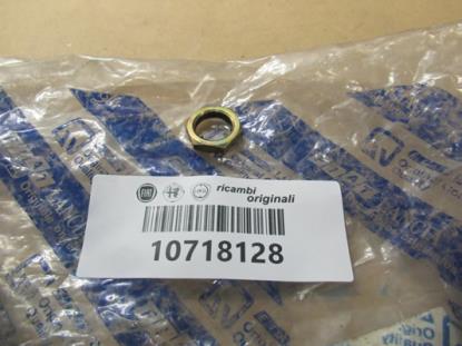 10718128 Ruitenwisser moer