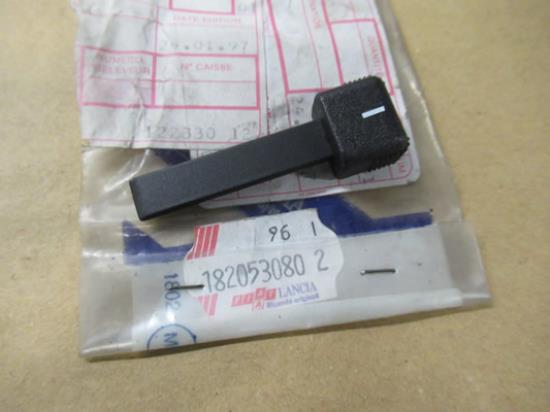 182053080 Verwarming knop