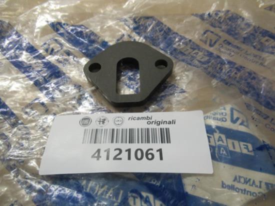 4121061 Brandstofpomp afstandstuk