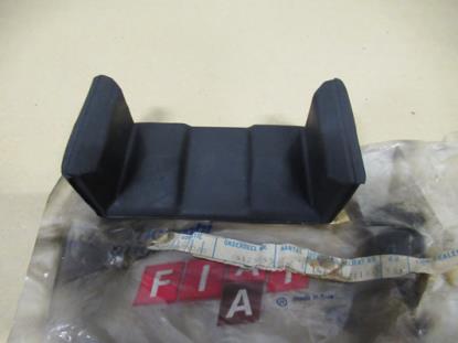 4123945 Achtervering gummistuk