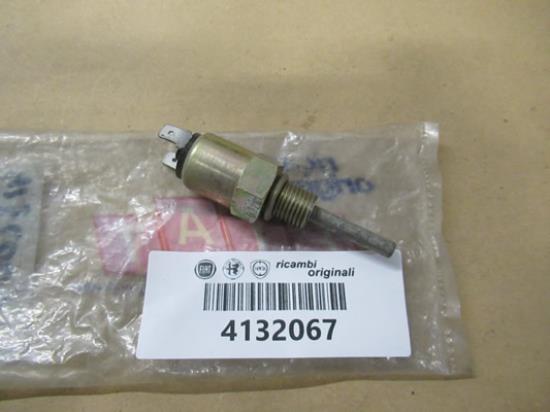 4132067 Achteruitlicht schakelaar