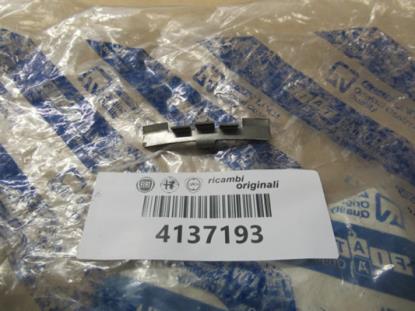 4137193 Koplamp klemmetje