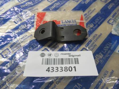 4333801 Uitlaat beugel