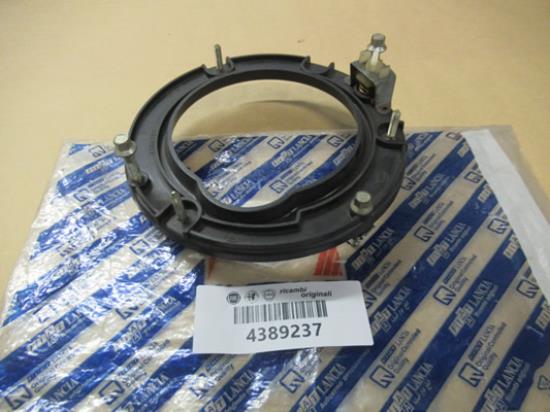 4389237 Koplamp beugel rechtsvoor