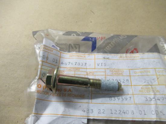 46747837 Inlaatpijp bout M7x42