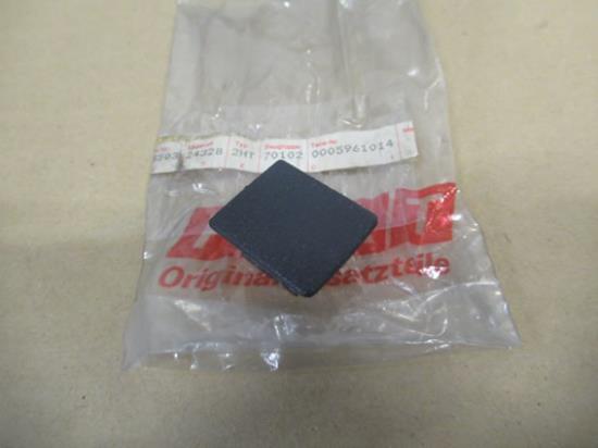 5961014 Dashboard plug