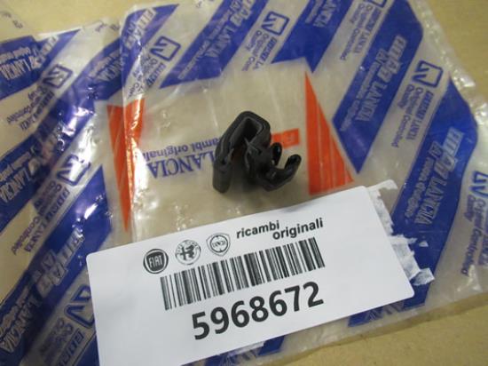 5968672 Remslang klemmetje