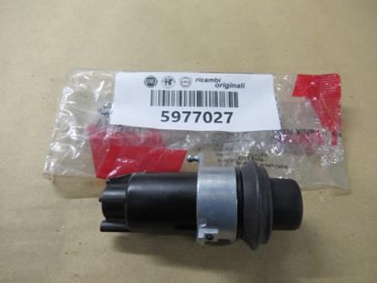 5977027 Motorkap slot