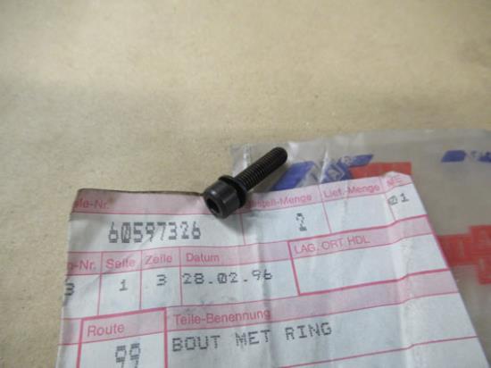 60597326 Bout met ring