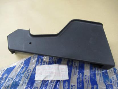 60809106 Voorstoel sierstuk rechterzijde