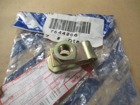 7544206 Motorsteun beugeltje